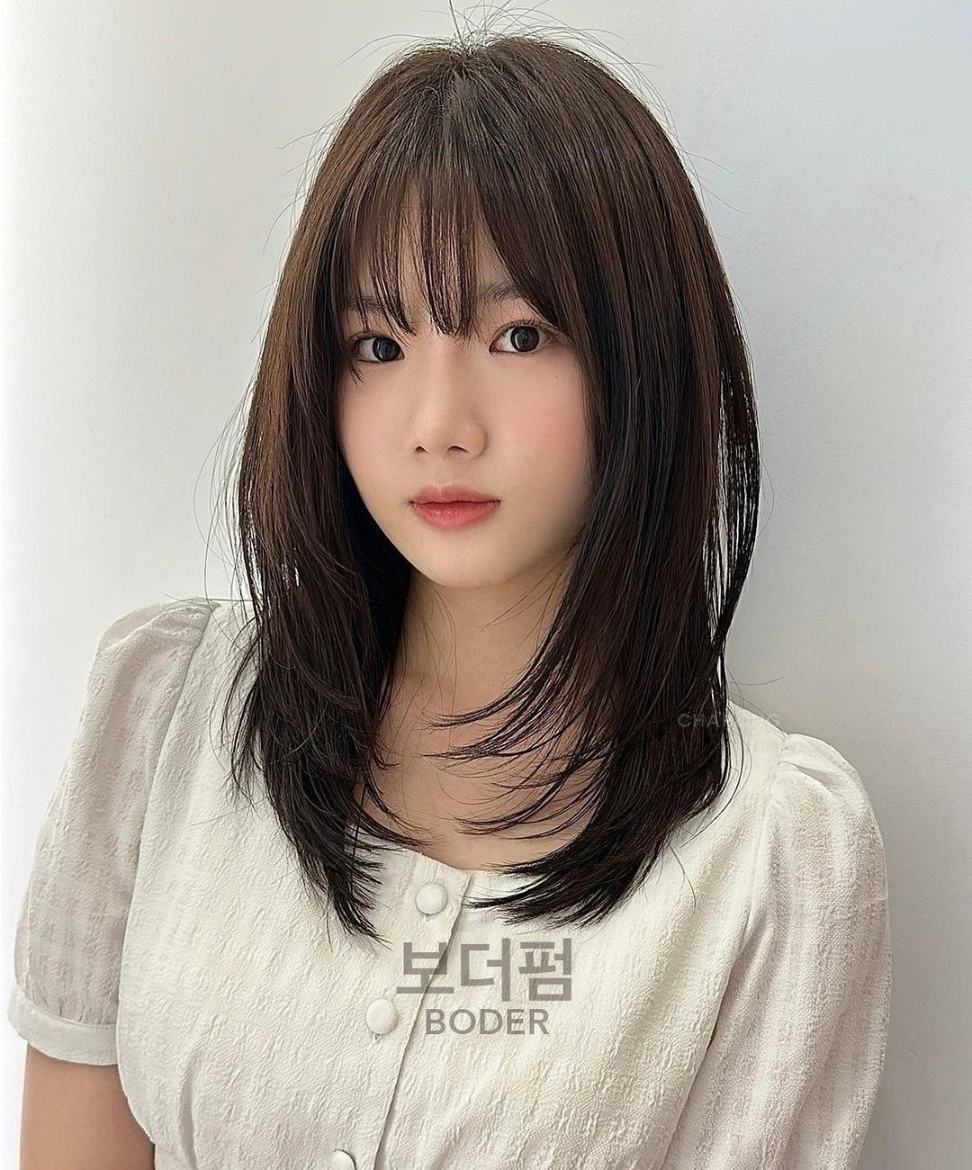 ผมสั้นประบ่าไล่เลเยอร์ ทรงผมสาวเกาหลี