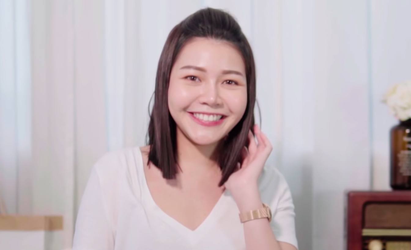 ผู้หญิงเอเชียสอน วิธีตัดผมเอง