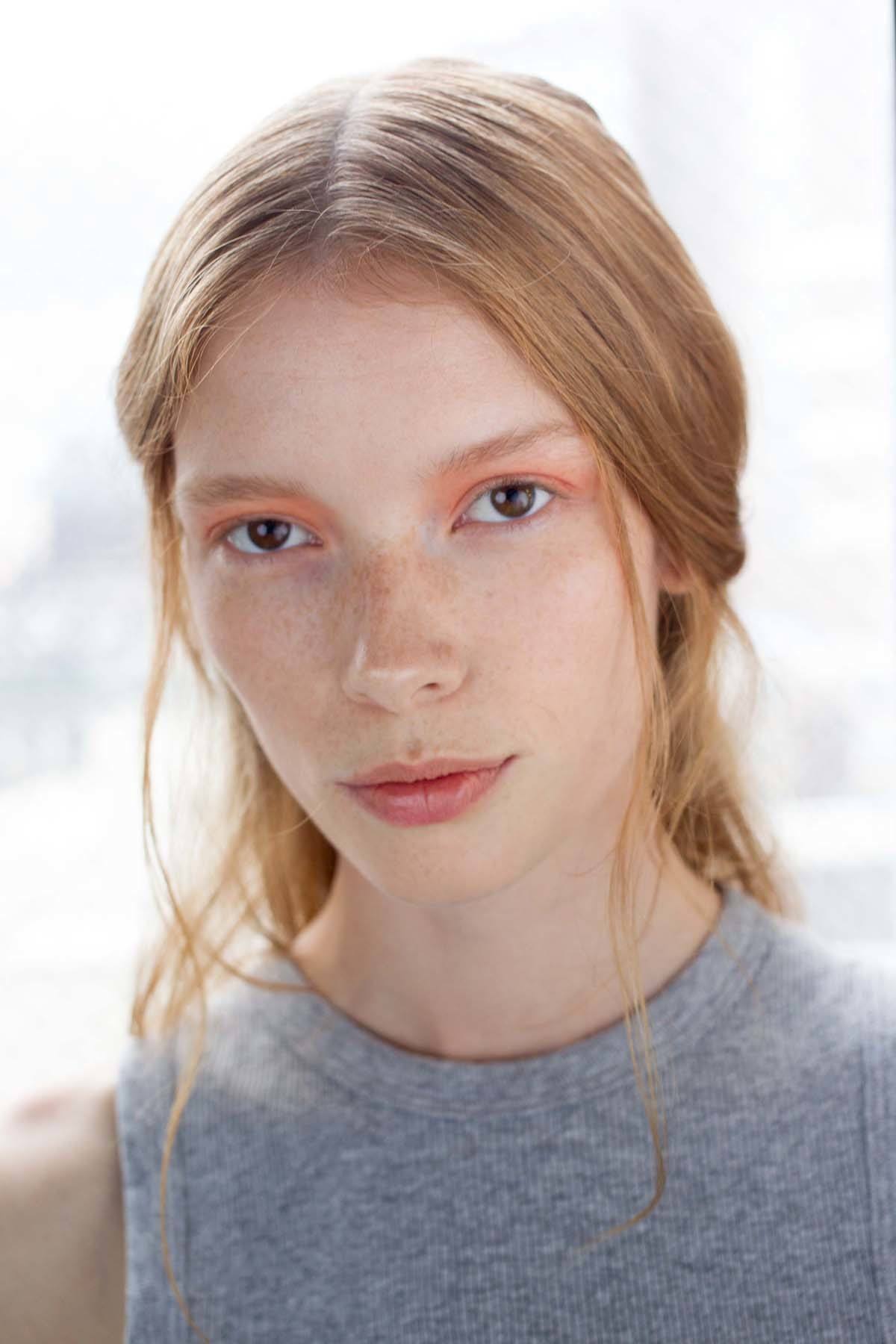 สี Pinkish  (Credit: indigitalimages.com)