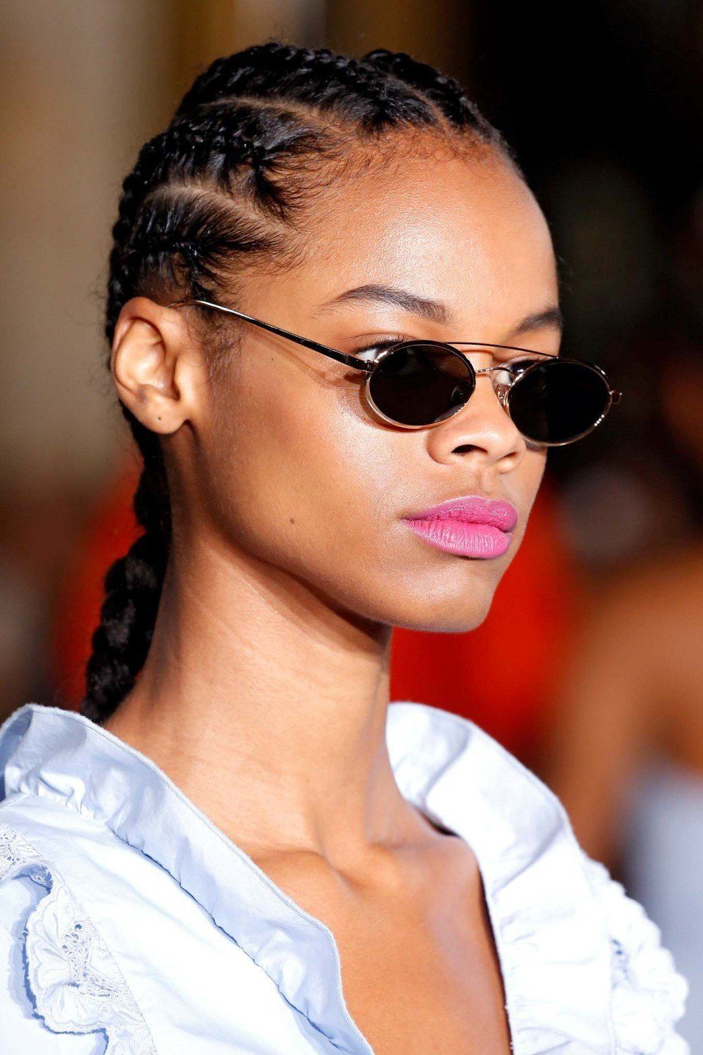 เปียคอร์นโรว์ ที่ได้แรงบันดาลใจจาก Sade Abu บนเวทีของ Self Portrait (Credit: indigitalimages.com)