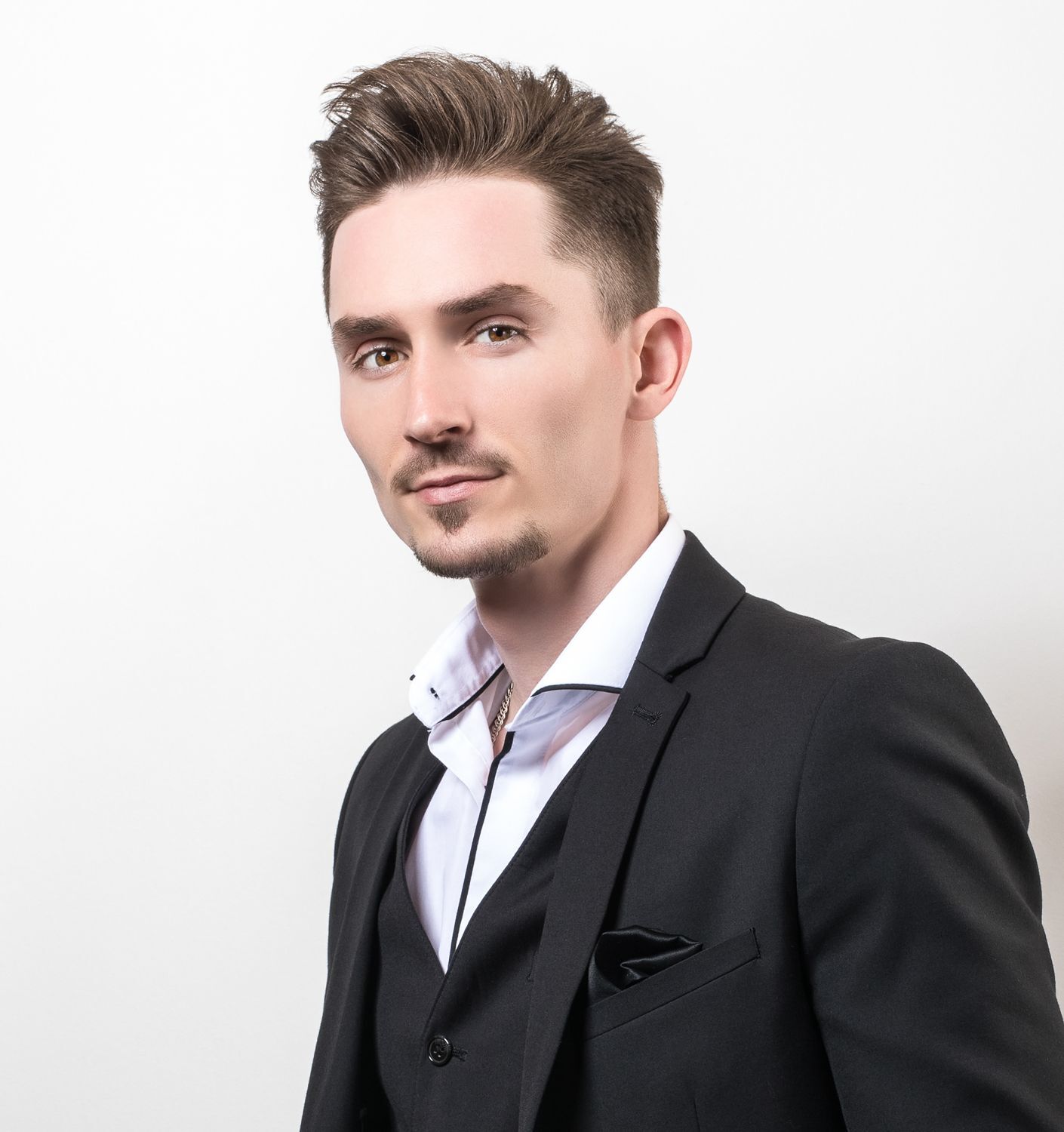 ทรงผมชายสุดคูล สไตล์หนุ่มฝรั่ง ที่เข้ากับใบหน้าของคนเอเชีย