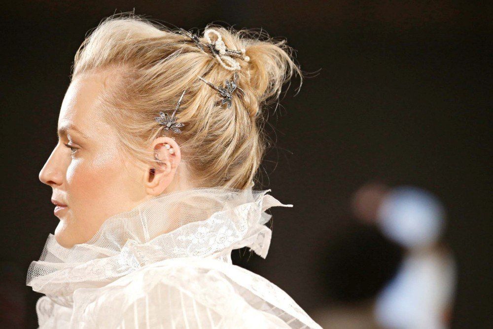 เครื่องประดับสวยๆ ยังคงอินเทรนด์ (Credit: indigitalimages.com)