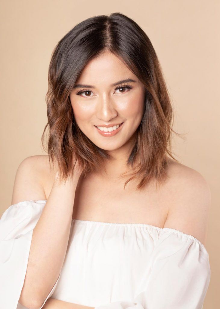 ผู้หญิงเอเชีย ผมสั้น สาธิตวิธีทำผม เปียผมสั้น