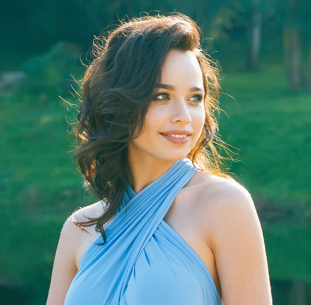 45 ไอเดีย ทรงผมไปงานแต่งงาน สำหรับเพื่อนเจ้าสาวหน้ากลม แก้มอิ่ม