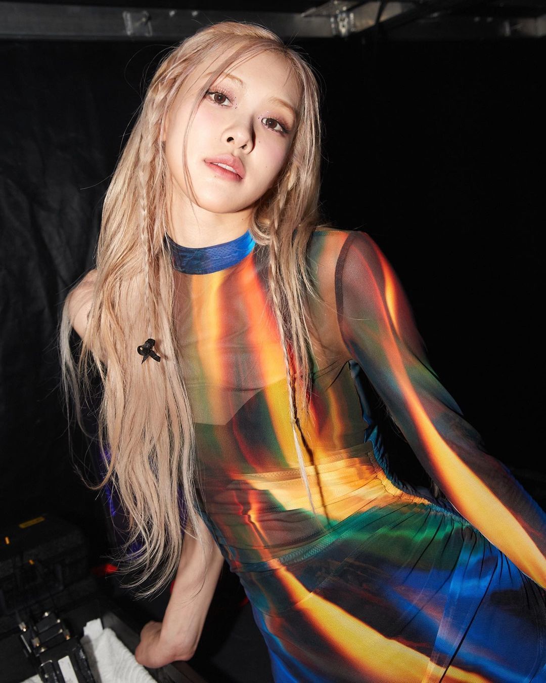 Rose Blackpink ไว้ผมยาวสีบลอนด์ ถักเปีย ทรงผมผู้หญิง 2023