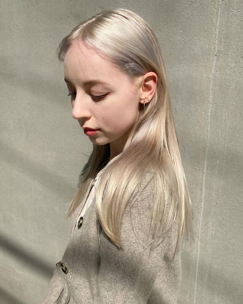 ทรงผมยาวตรงทำสีเบบี้ไลต์