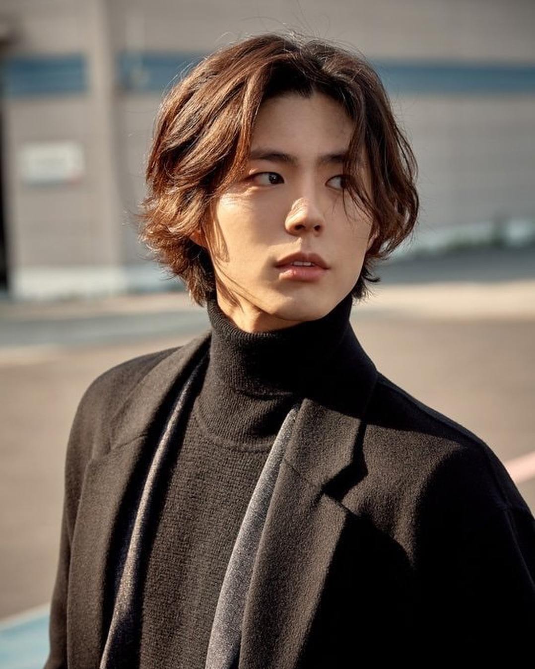 พัคโกบอม ไว้ผมบ๊อบสั้นตัดไล่เลเยอร์ เทรนด์ผมชาย 2024