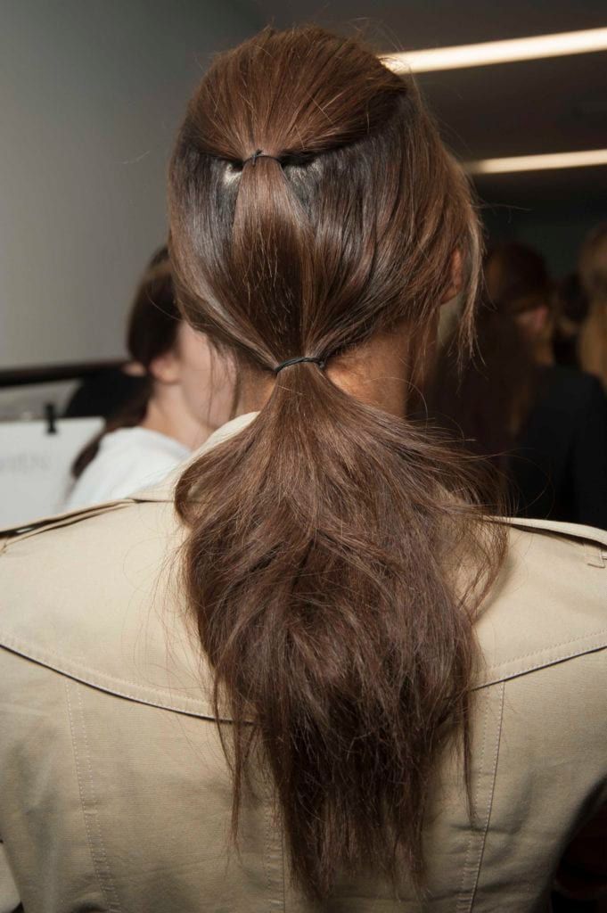 5 ทรงผมทําเองง่ายๆ สำหรับสาวๆ ที่ไม่อยากสระผมหน้าหนาว