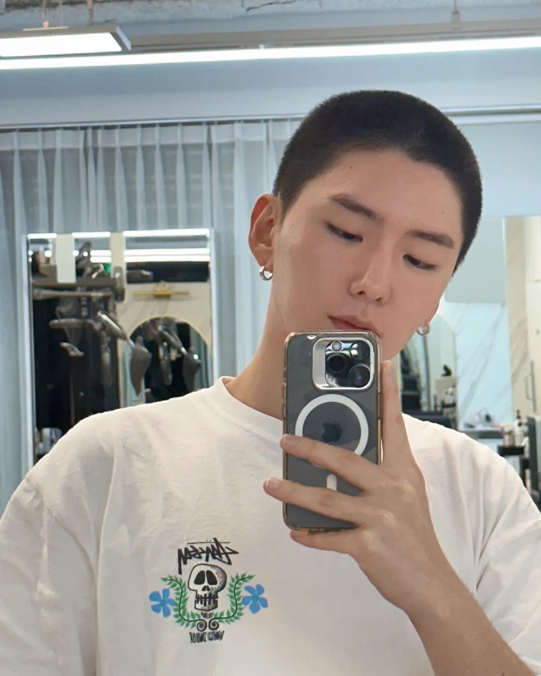 กีฮยอน ตัดผมสั้นทรง buzz cut