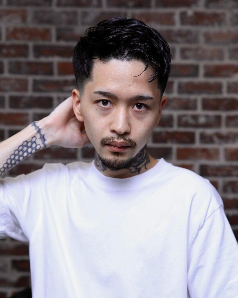 ทรงผมผู้ชายหวีปัดข้างSidesweptผสมมิดเฟด