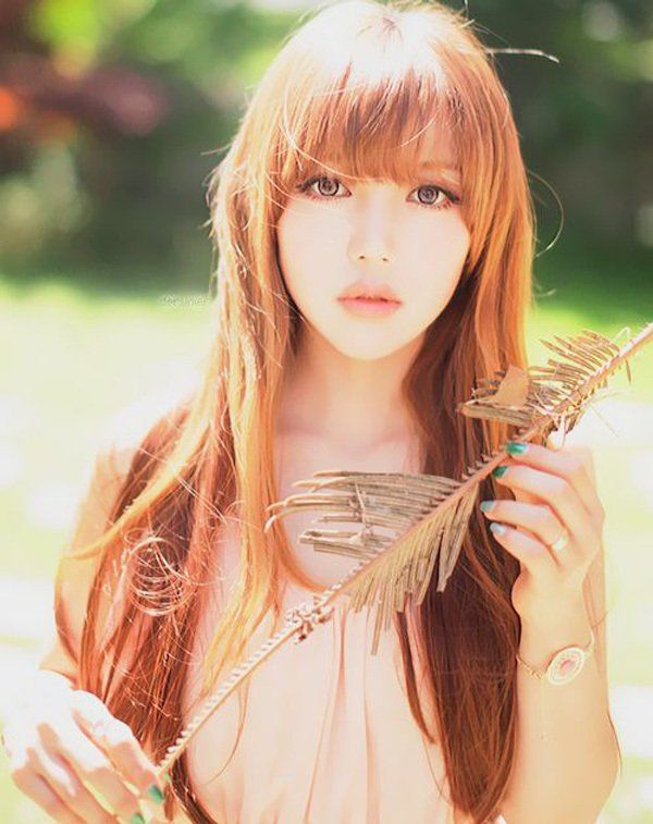 ผมสีทองแดงประกายส้ม