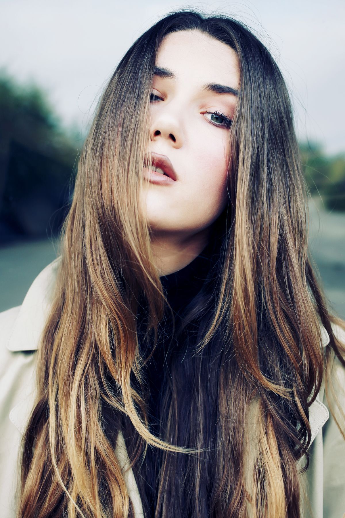 สีผมน้ำตาลเทา (Ash brown) สีผมสวยอินเทรนด์ ที่สาวๆ ไม่ควรพลาด