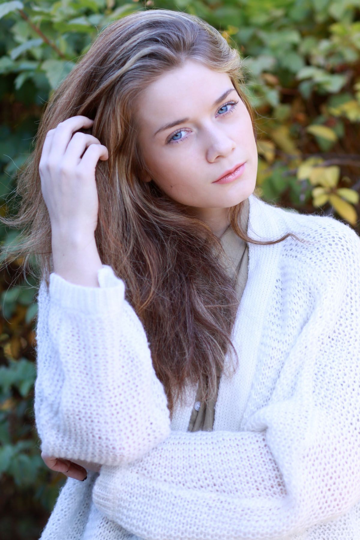 สีผมน้ำตาลเทา (Ash brown) สีผมสวยอินเทรนด์ ที่สาวๆ ไม่ควรพลาด