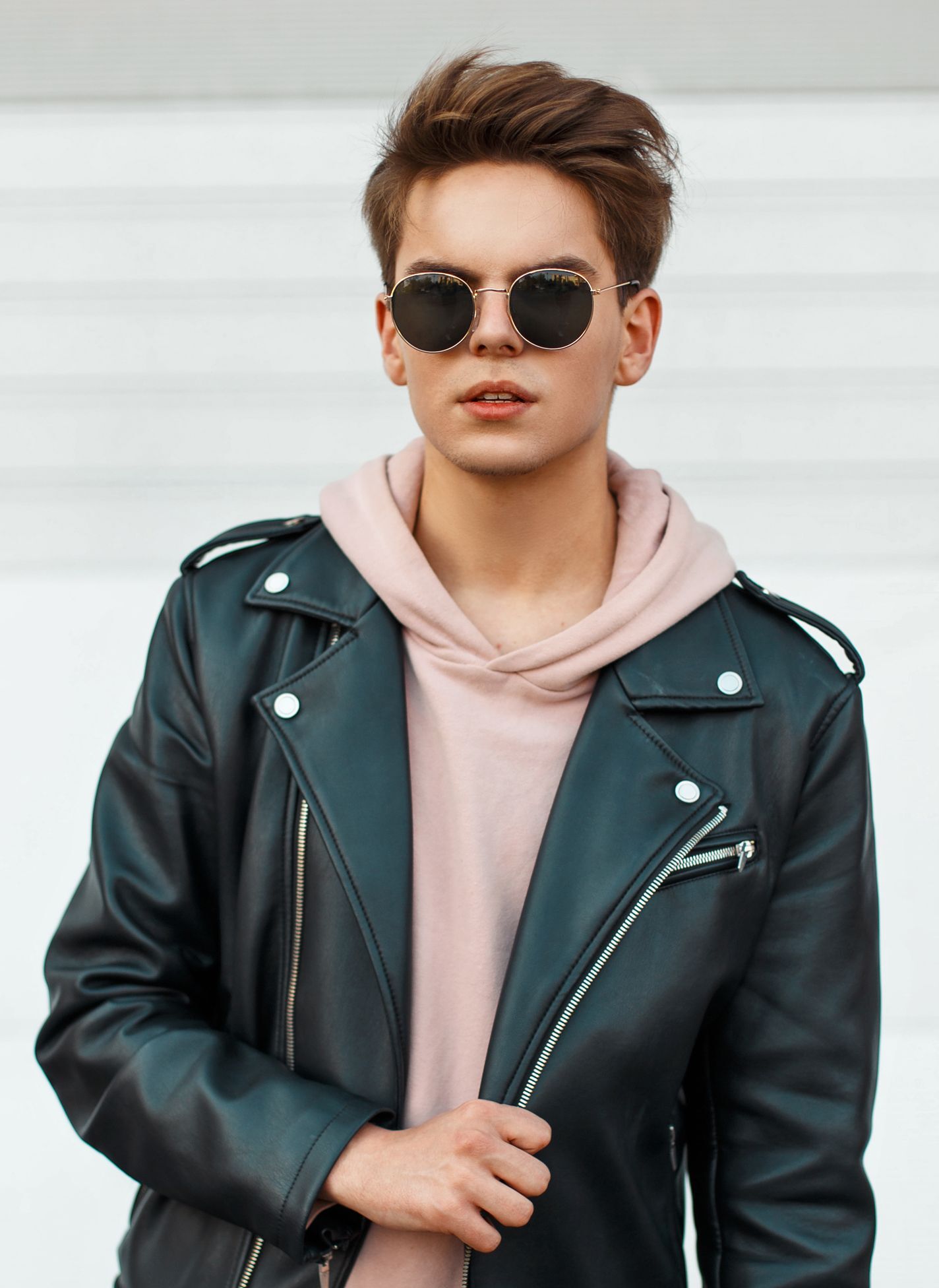 ทรงผมชายเท่ๆ แนวสตรีท (Credit: Shutterstock)