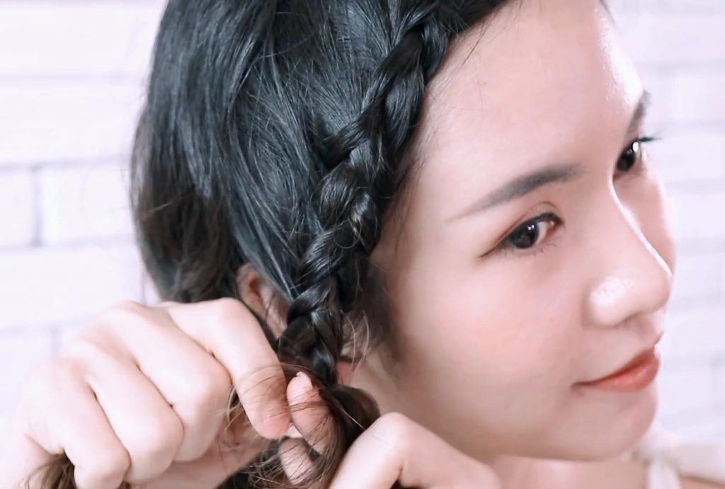 mininuiizz สาธิตวิธีทำผมสำหรับผมหยักศก