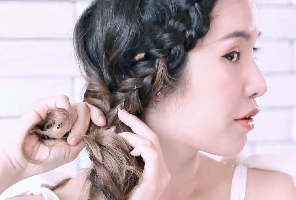 mininuiizz สาธิตวิธีทำผมสำหรับผมหยักศก