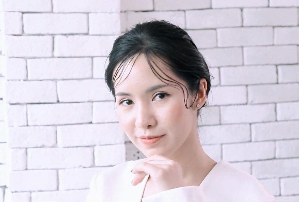 mininuiizz สาธิตวิธีทำผมสำหรับผมหยักศก