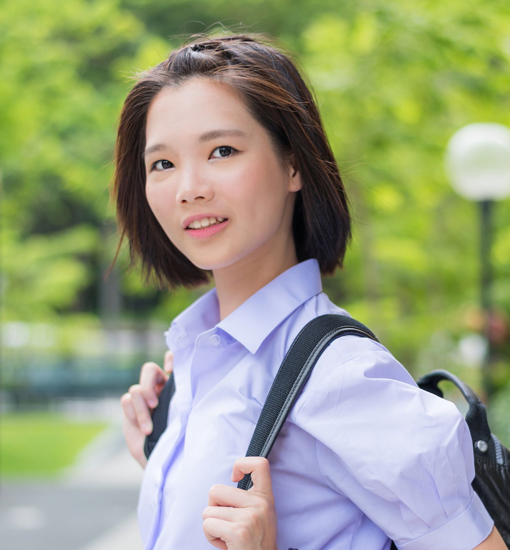 มัดผมด้านหน้า (Credit : Shutterstock)