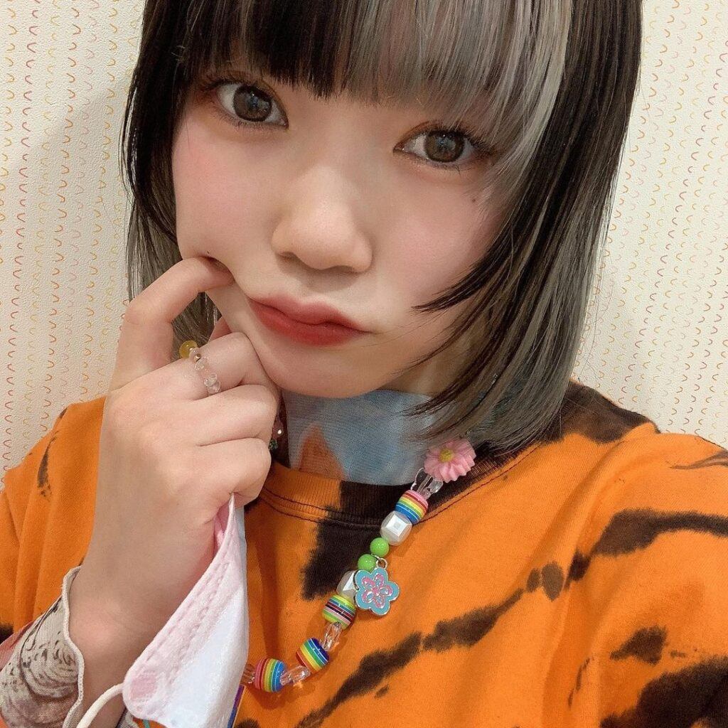 ผู้หญิงเอเชีย ไว้ผมสั้น ทำไฮไลต์ผมสั้น