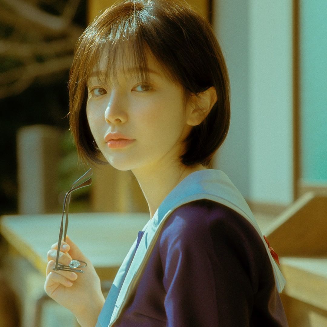 บ๊อบสั้นกับหน้าม้าซอยบาง (Credit: instagram/@pinkage_korea)