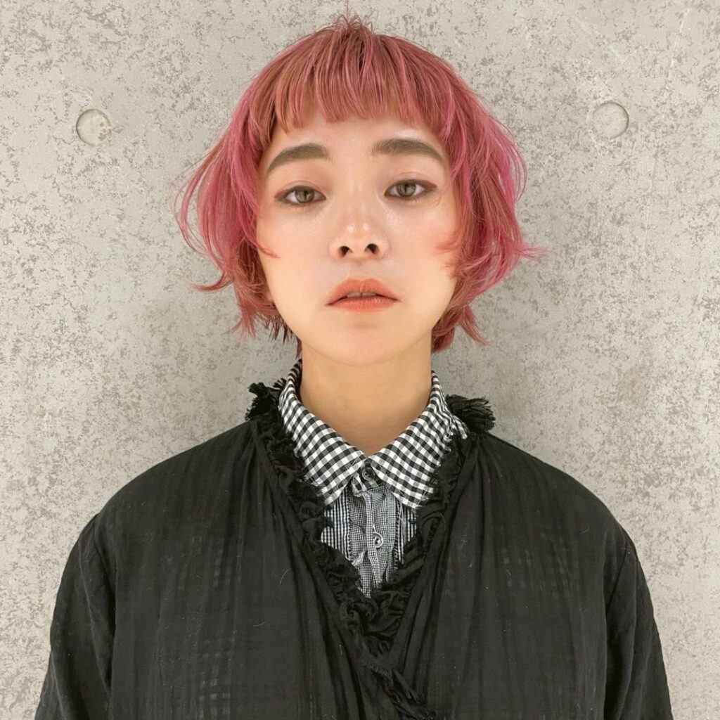 ผู้หญิงเอเชีย ไว้ผมสั้น ทำไฮไลต์ผมสั้น