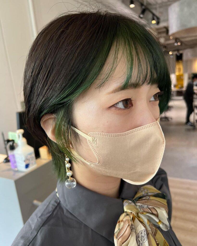 ผู้หญิงเอเชีย ไว้ผมสั้น ทำไฮไลต์ผมสั้น