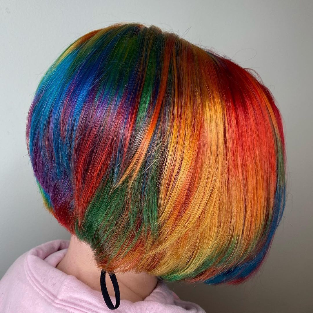 ไฮไลต์สีรุ้งหลากเฉด สร้างมิติให้เส้นผม (Credit: instagram/@geeyunseohair)