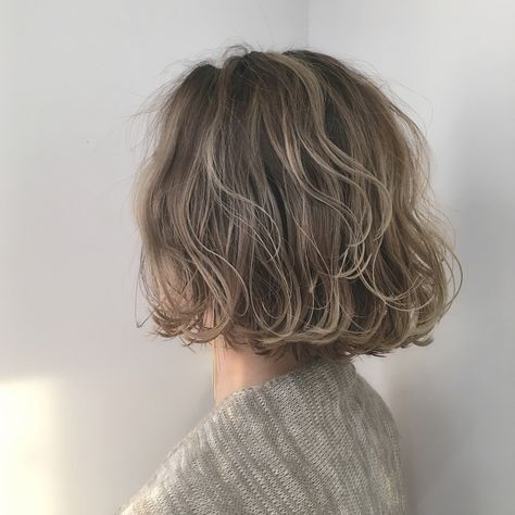 42 ไอเดีย ทำไฮไลท์สีผม สวยและเท่ สำหรับสาวผมสั้น