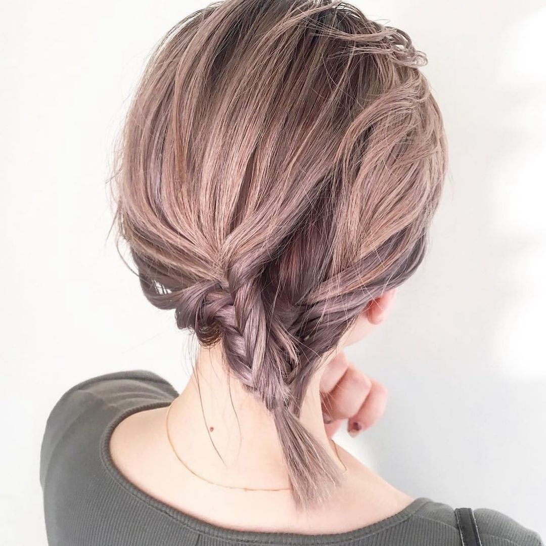 ทรงผมเปียสั้นสไตล์โบฮีเมียน (Credit: instagram/@kanasakikonomi)