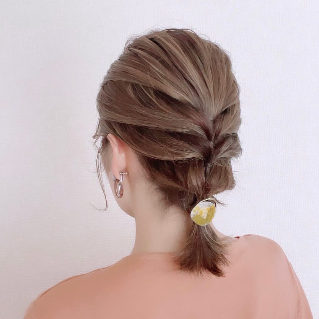 ถักเปีย สวยและดูเรียบร้อย (Credit: instagram/@hair.arrange_mimi)