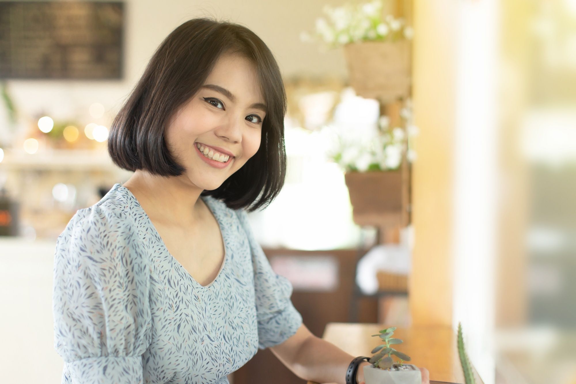 Model rambut blunt bob untuk round face