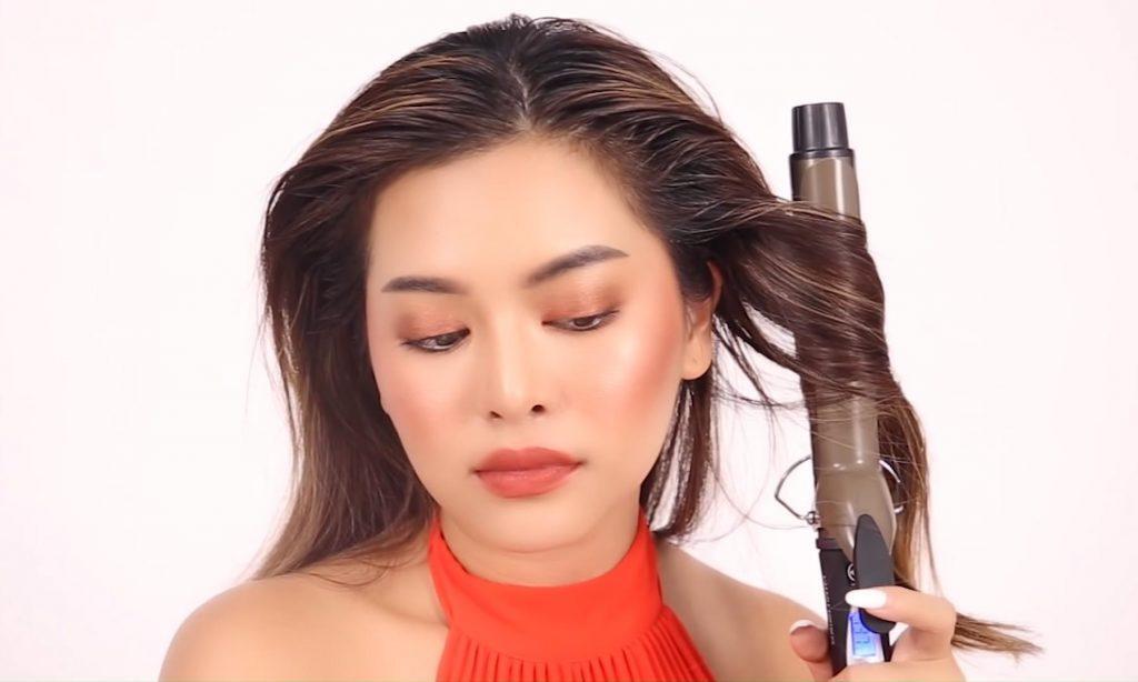 ผู้หญิงเอเชีย ผมยาว สาธิตวิธีทำ ทรงผมเว็ทลุค