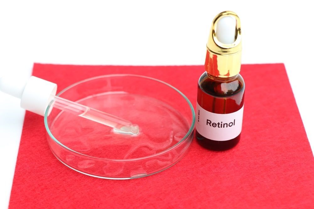 ขวดแก้ว ขนาด 5 มิลลิลิตร สีน้ำตาล ติดสลากเรตินอล