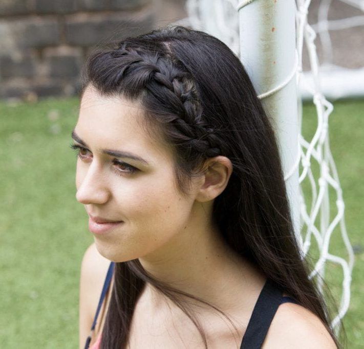 ชวนสาวๆ มาอัพลุคให้น่ารัก ด้วยไอเดียถักเปียน้ำตกหลากสไตล์