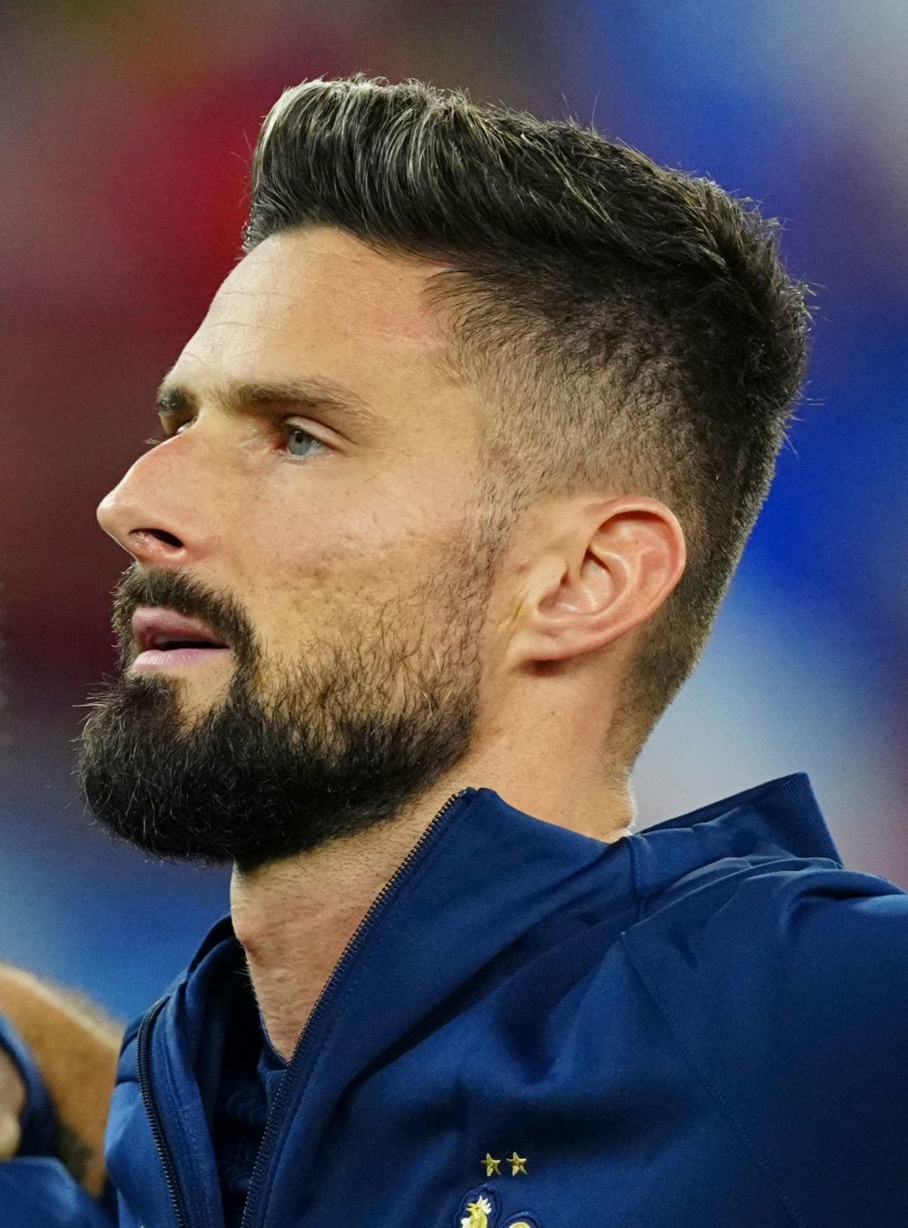 ทรงผมปอมปาดัวร์ (Credit: Photo by Javier Garcia/Shutterstock)