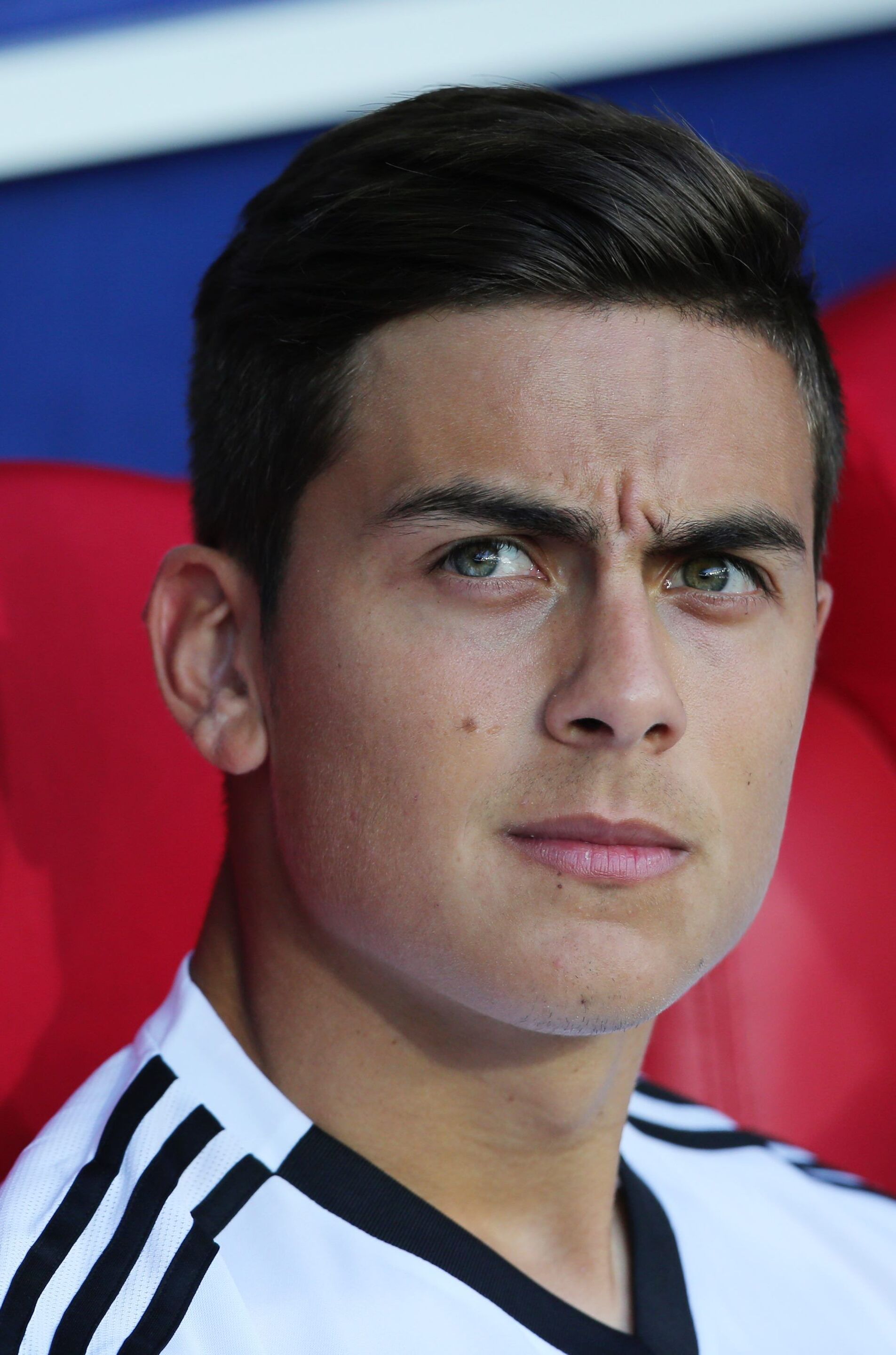 Side Swept Quiff สุดเนี้ยบของดีลาล่า (Credit: Rex by Shutterstock)