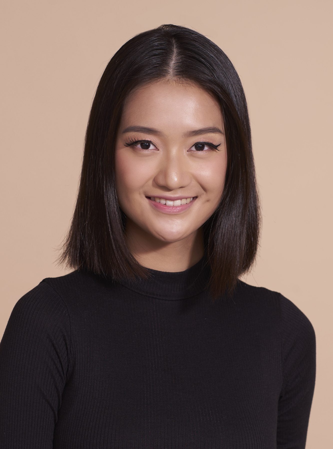 ผู้หญิงเอเชีย ผมดำ ไว้ทรงผม ผมบ๊อบ ประบ่า ตรงสวย 