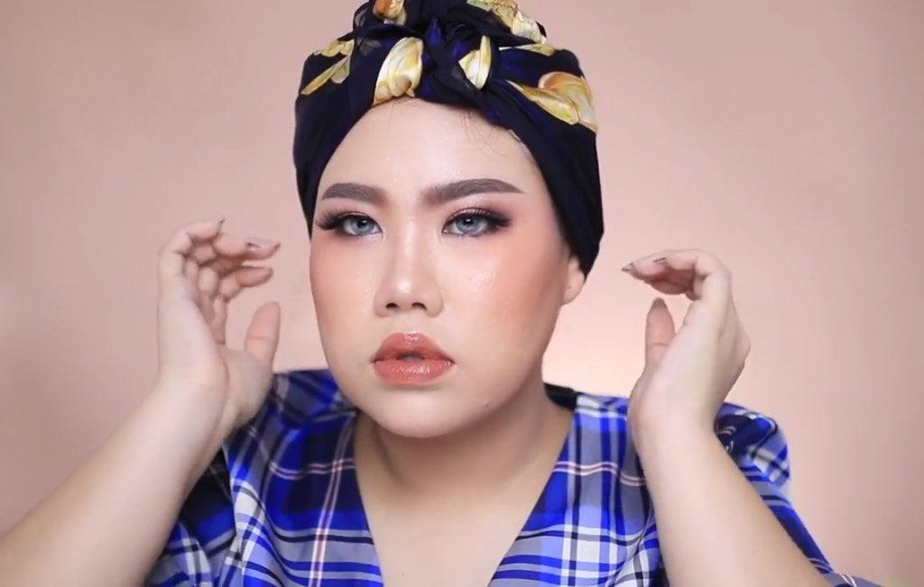 ทรงผมสั้น โพกผ้า ผ้าพันคอลายสวย