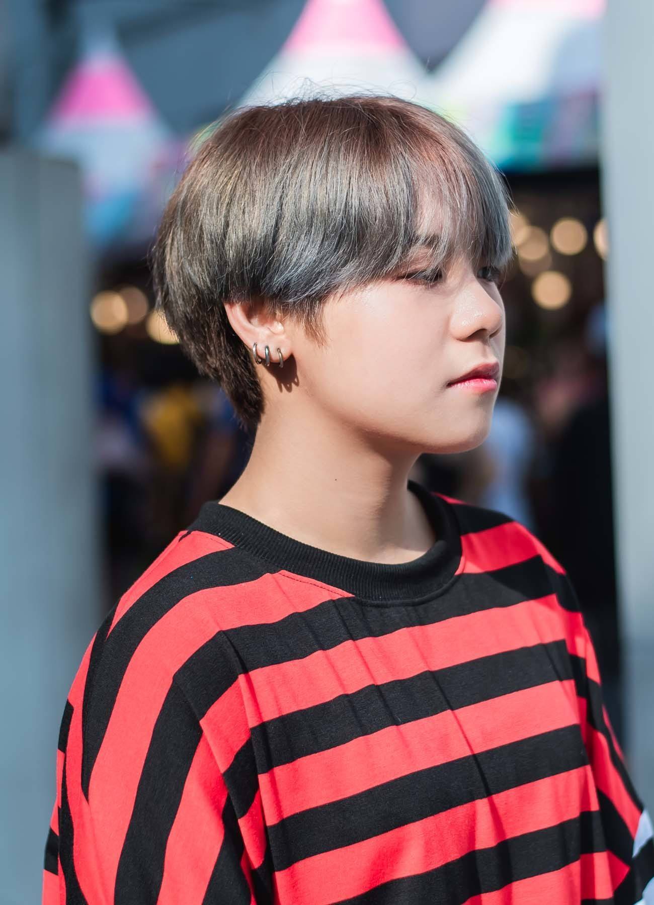 ผู้หญิงเอเชียผมสั้นตัดผมสั้นบอยๆ