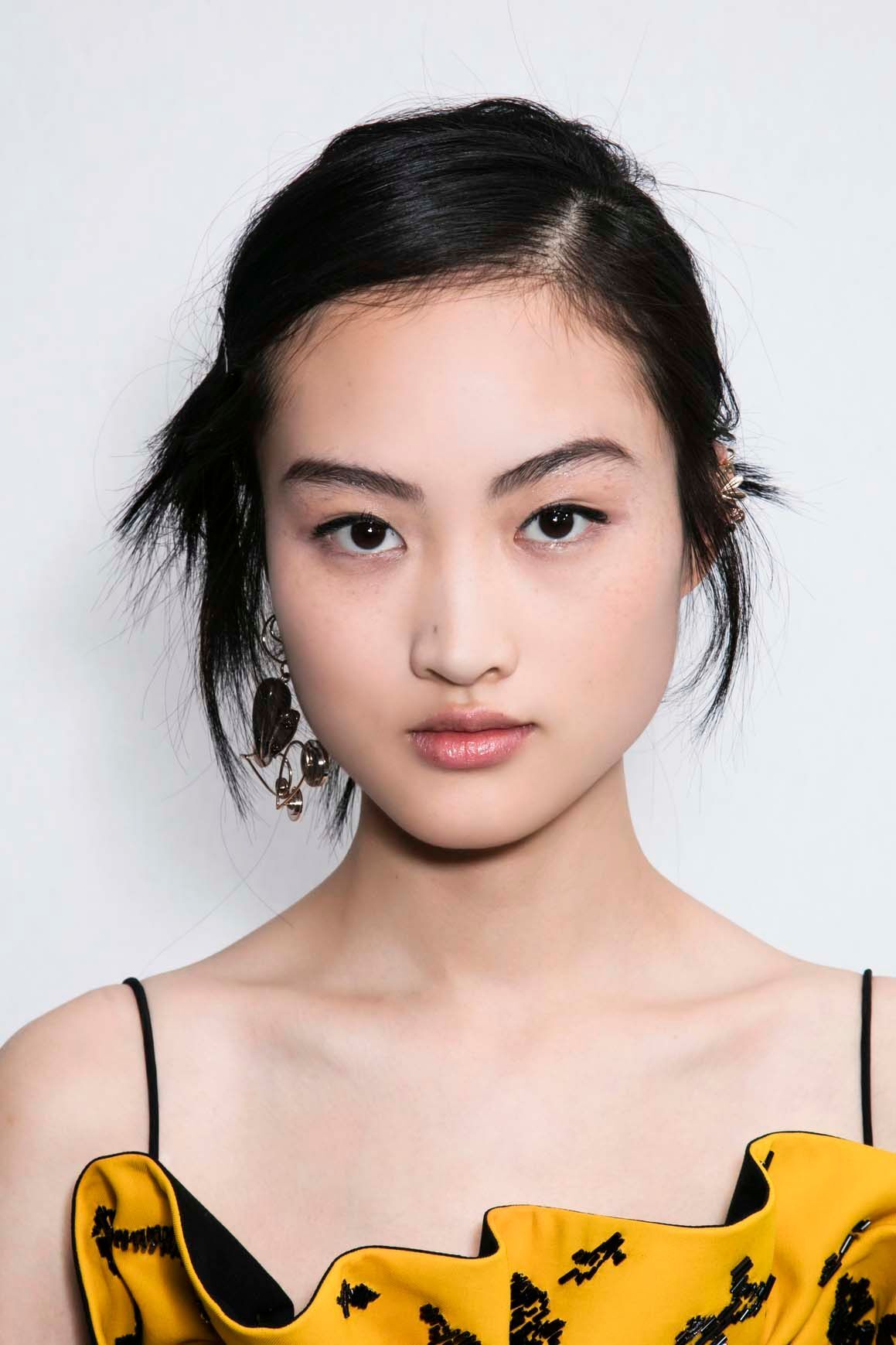 ไอเดีย ทรงผมไปงานพรอม พร้อมให้สาวๆ สวยสะพรั่งในคืน Prom Night