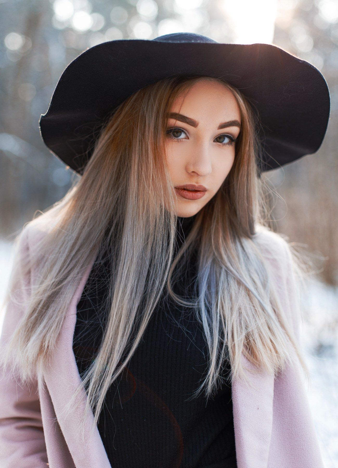 ผมสีน้ำตาลเทาหม่น (Credit: Rex by Shutterstock)