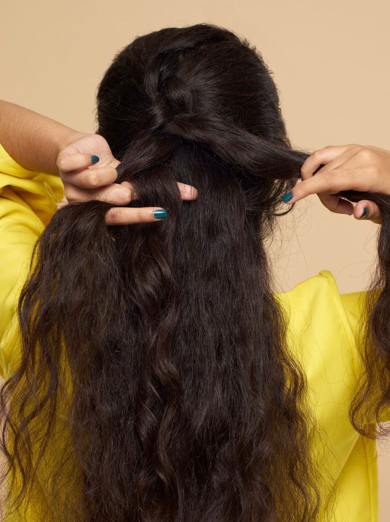 ขั้นตอนถักเปียกลับด้านInverted braidแบบง่าย