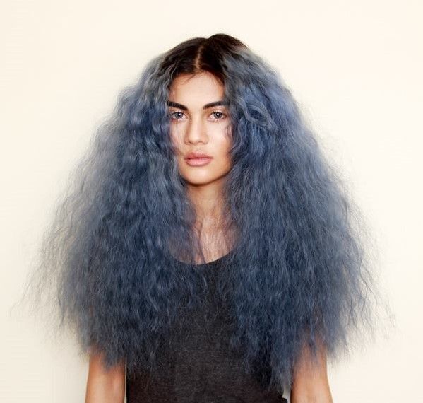 ทรงผมยาว ผมหยิก ผมฟู ผมสีฟ้า ทรงผมปาร์ตี้