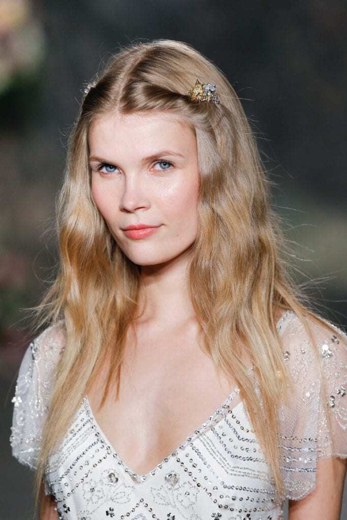 ไอเดีย ทรงผมไปงานพรอม พร้อมให้สาวๆ สวยสะพรั่งในคืน Prom Night