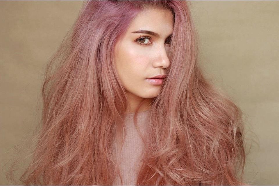 ผมสีโรสโกลด์ (Credit: อลงกรณ์ อนิลหงษ์)