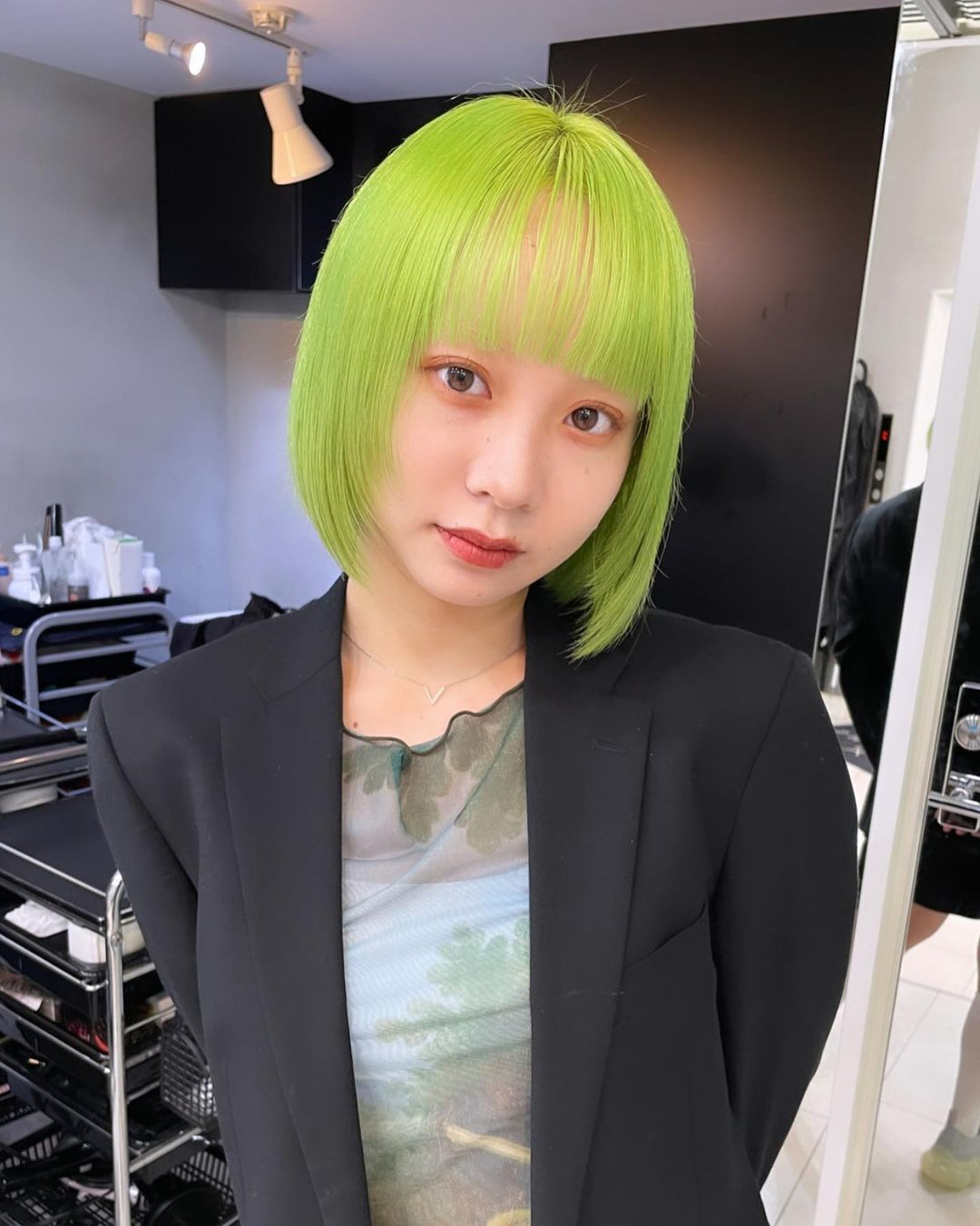 เติมสีสันให้ทรงผมของคุณไม่น่าเบื่อ ด้วยสีเขียวมะนาวสดใส (credit: Instagram/@shinnosuke_920)