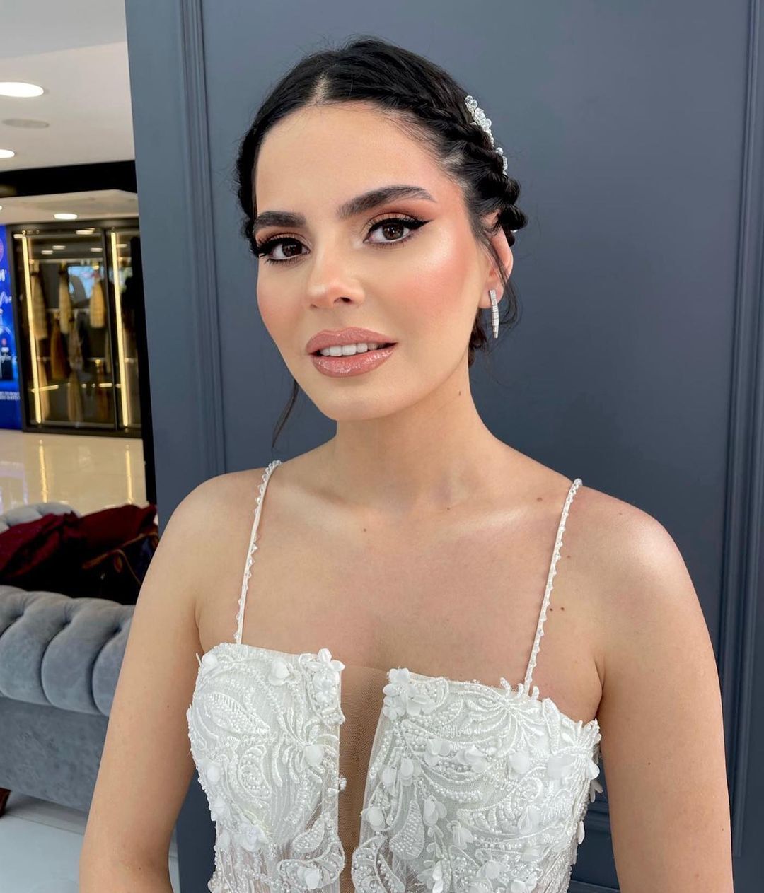 เปียมงกุฏเส้นเล็กเกล้ามวย