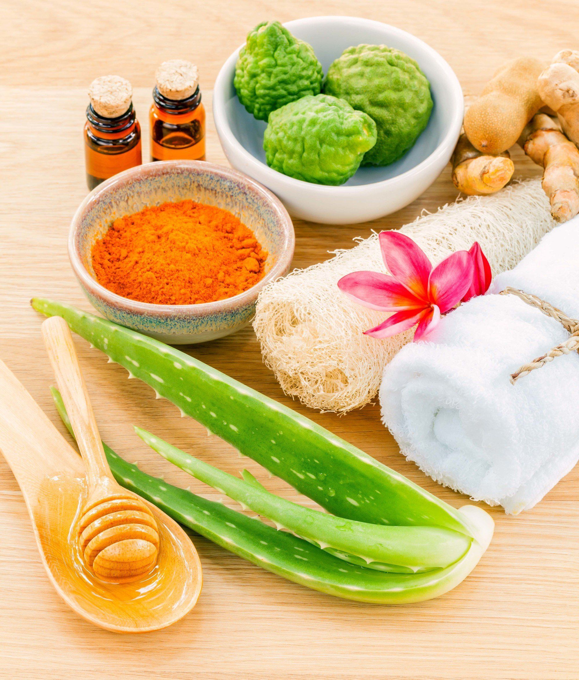 สมุนไพรต่างๆ สำหรับหมักผม ขิง ว่านหางจระเข้ น้ำผึ้ง