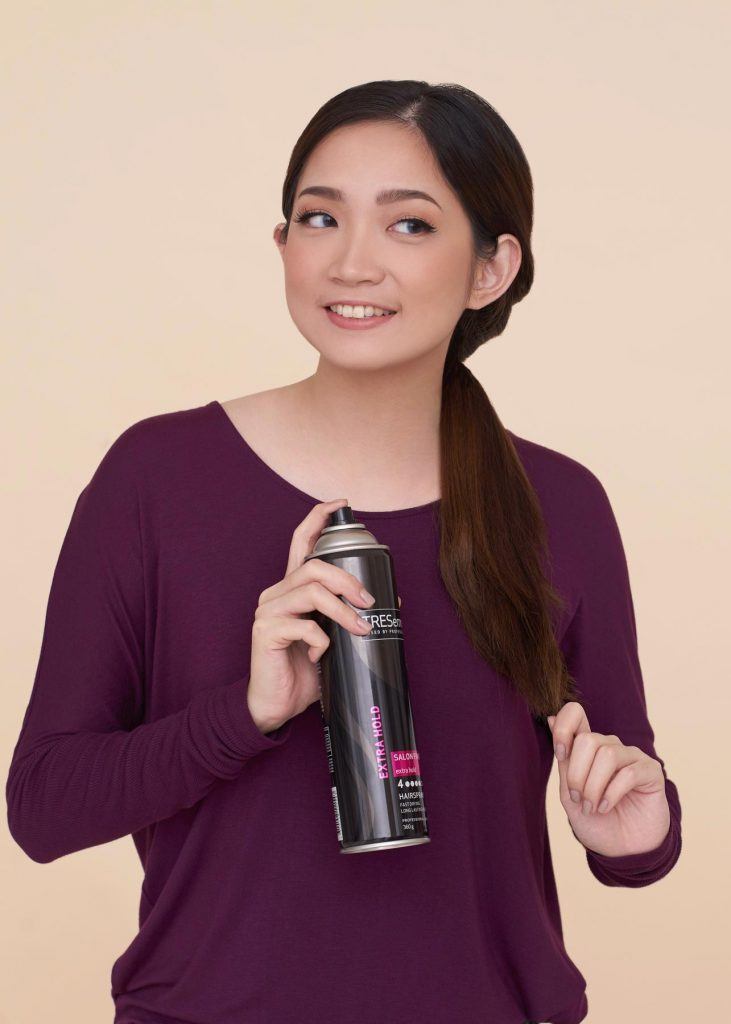 ผู้หญิงเอเชีย ผมยาว สาธิตวิธีทำ วิธีเกล้าผมเปีย