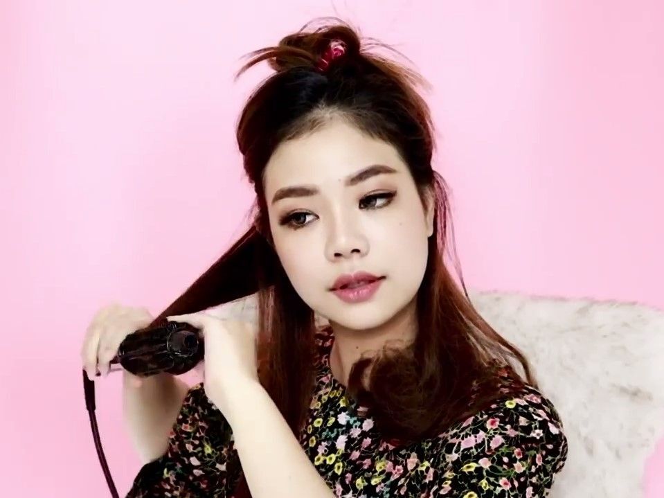 ผมลอนประบ่า